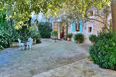 Haus in Llubá mit Pool und Grillplatz