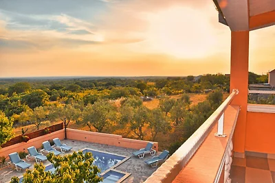 Ferienhaus mit Pool in Visocane
