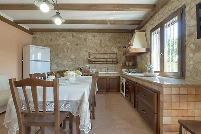 Spiacious Italian villa