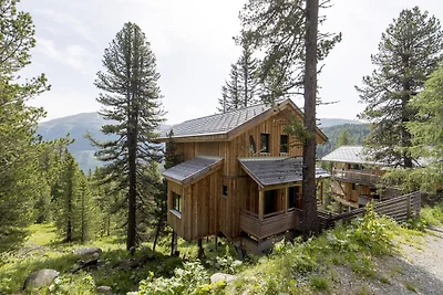 Chalet spazioso con vasca idromassaggio