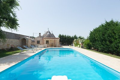 Trullo Filippo con piscina vicino Ostuni-prec...