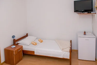 Apartments Anita-Triple room with terrace