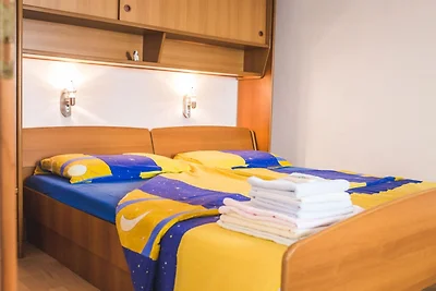 Apartments Jug - Studio Apartment with Privat...