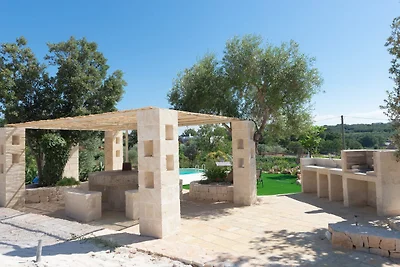 Trulli in Puglia con Piscina e Panorama