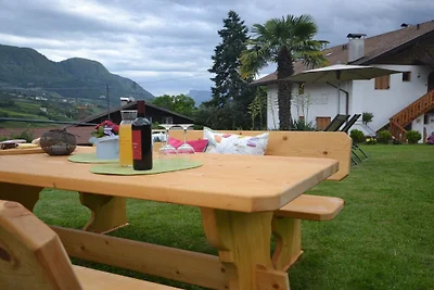 Appartamento per vacanze a Kuens con barbecue