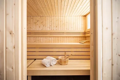 Chalet in Paradiski mit Spa und Talblick