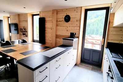 4 camere per 9 persone