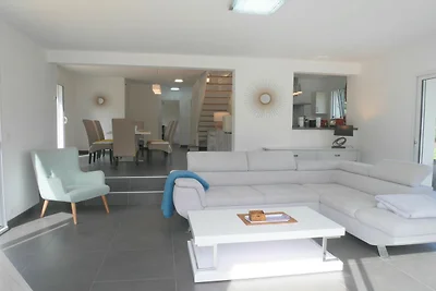 Comfortabel met gedeeltelijk zeezicht,...