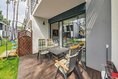 Zweistöckiges Ferienhaus mit Garten und Pool