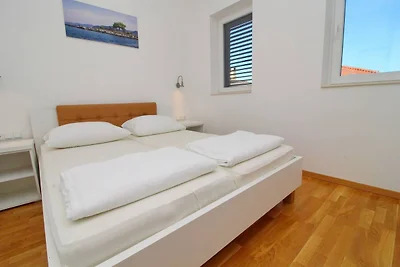 Apartments Kula - One-Bedroom Apartment with ...