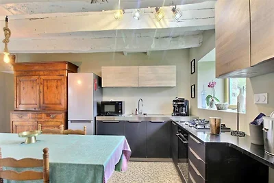 Schönes Ferienhaus in Neulliac