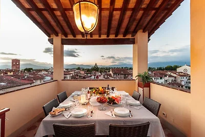 Attraktive Wohnung in Lucca mit Terrasse
