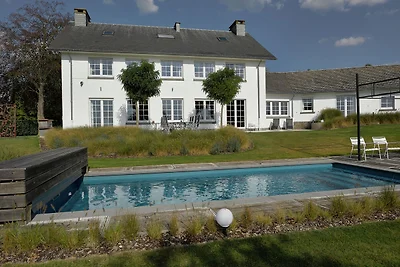Geräumige Villa mit privatem Pool in Theux
