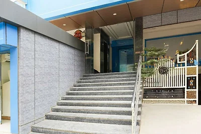 Townhouse Whitefield Bahnhof
