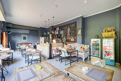 Luxury Deluxe DBL Retreat W/ Free WiFi and...