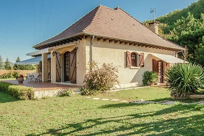 Schönes Ferienhaus mit privatem Pool