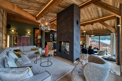 Chalet in Les Gets mit Außenwhirlpool