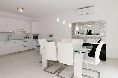 Ferienwohnung in Selce mit Schwimmbecken