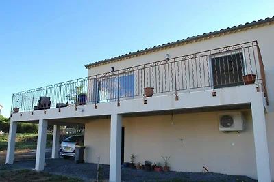 Villa des Figuiers immersa nel verde