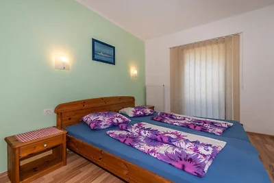 Apartamento vacacional en Labin con piscina.
