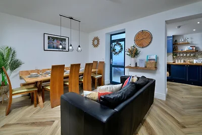 Cottage sulla spiaggia con capanna per 9...