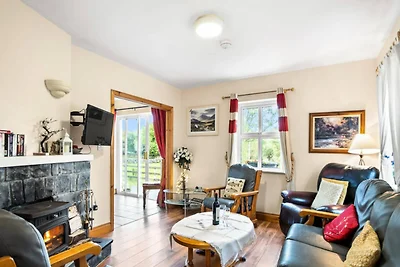 Cottage nahe Lough Mask mit Gartenblick