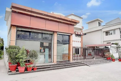Super Hotel O Tyagi Road vicino