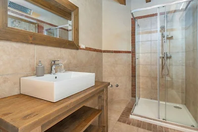 Villa in Premantura mit Schwimmbecken