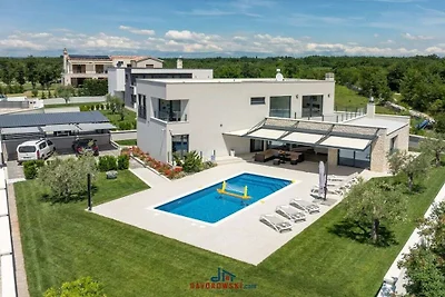 Villa à Juršići avec piscine