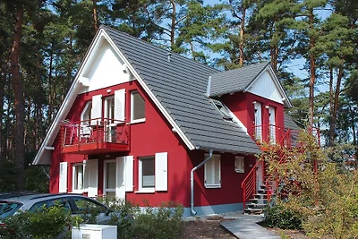 Einladendes Ferienhaus mit Garten