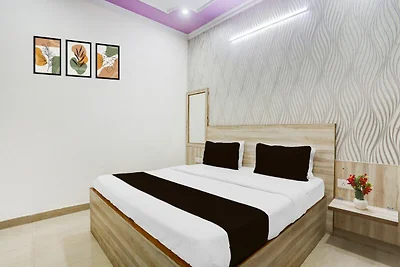 Super Townhouse Sektor 4 Gurgaon