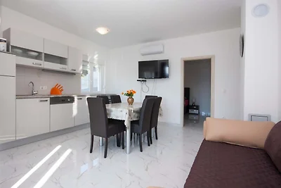 Apartments Happy Holiday - Two Bedroom Apartm...