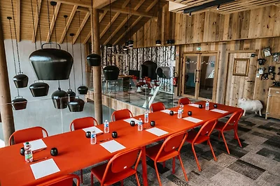 Chic Alpine Appartement met Gedeeld Zwembad