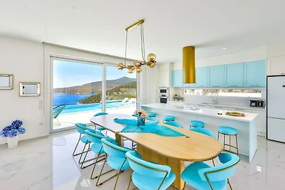 Villa in Kalkan mit Schwimmbecken