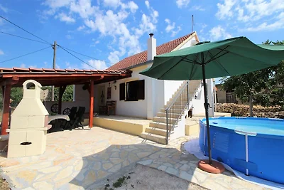 Ferienhaus in La?evci mit Pool