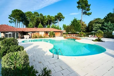 Apartment am See Parentis mit Pools