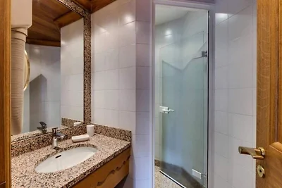 Geräumige Wohnung am Fuße der Piste, überdach...