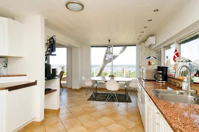 12 Personen Ferienhaus in Græsted-By Traum