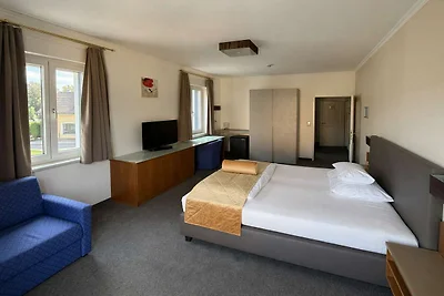 Landliebe Resort By Belvilla Dreibettzimmer