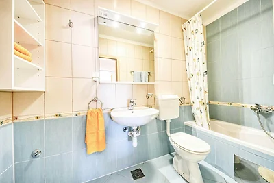 Apartments Gracin - One Bedroom Apartment wit...