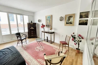 Am geräumigen SNCF-Bahnhof Faffa T5