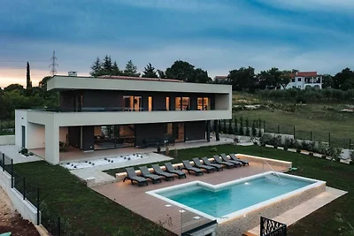 Luxuriöse Villa mit Pool in Sveti Bartul