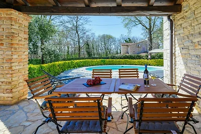 Villa in Banki mit Schwimmbecken