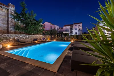 Villa in Pakostane mit privatem Pool