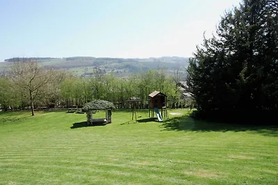 Groot landhuis in Stavelot midden in de...