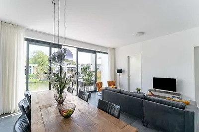 Bella villa a Zeewolde con giardino