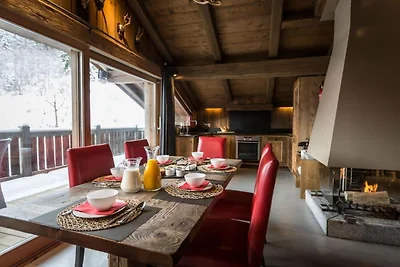 Schneebedecktes Chalet in Chamonix