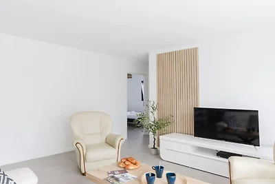 Comfortable Single-Storey House by the Beach