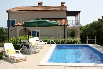 Villa di lusso a Kunj con terrazza