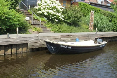 Anni's huis, direct aan het water.